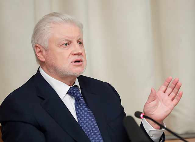 Миронов предложил ужесточить условия для привлечения к ответственности чиновников, игнорирующих запросы граждан