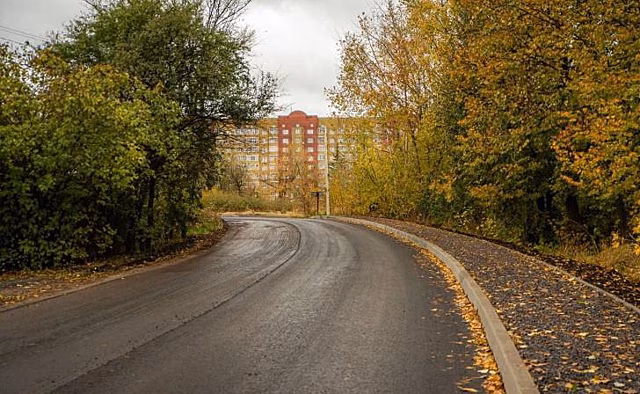 В Курске на улице Рябиновой ремонтируют дорогу