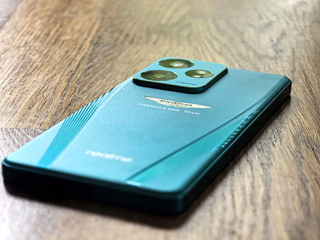 Холодный и быстрый: обзор смартфона realme GT 7