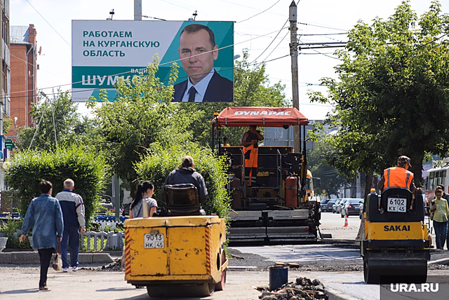 Шумков заявил, что в области отремонтируют 27 мостов и тысячи километров дорог