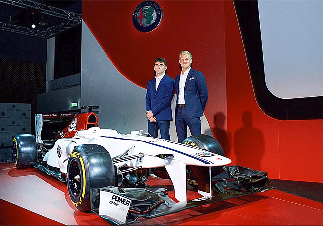 Sauber показал болид Формулы-1 в раскраске Alfa Romeo