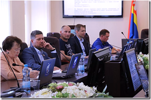 Депутаты горсовета Калининграда намерены заняться решением проблемы движения автотранспорта через Октябрьский остров