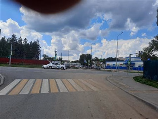 В Самаре столкнулись три легковушки, четверо пострадали