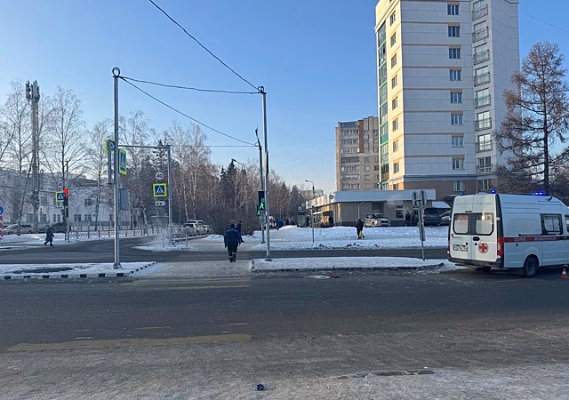 Карета скорой помощи сбила подростка в Новосибирске