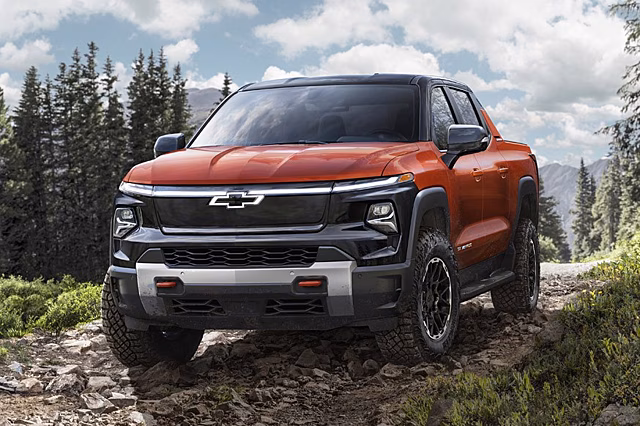 Chevrolet отказался от планов по выпуску дешевого базового Silverado EV