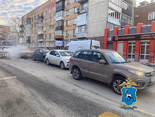 "Паровозик" из пяти машин собрался на ул. Арцыбушевской в Самаре
