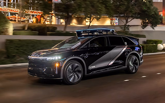 Старая идея, новый подход: Lucid, Nuro и Uber представили роботакси класса люкс