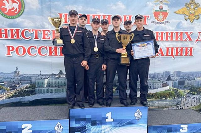 Университет им. В. Я. Кикотя победил на чемпионате МВД России по преодолению полосы препятствий со стрельбой