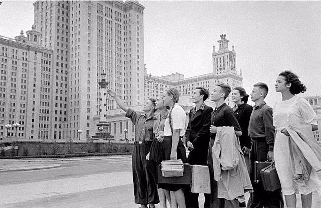 «Предстоит учиться мне в университете»: Главархив – о студенческих воспоминаниях москвичей