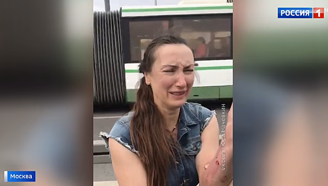 Зигзаги на дороге и массовое ДТП: погоню за пьяной москвичкой сняли на видео