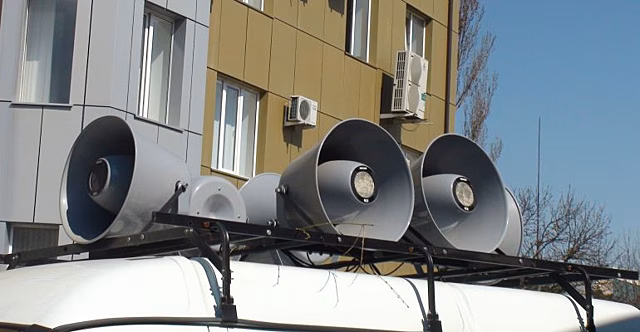 Оренбуржцев с помощью громкоговорителя призвали не покидать дома
