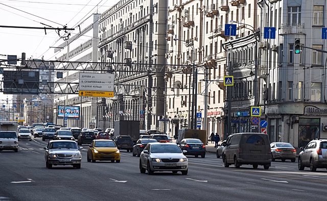 Специалисты Минтранса Подмосковья призывают быть внимательнее на дорогах из-за увеличения количества транспорта