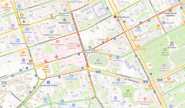 В центре Перми из-за небольшого участка дороги образовалась огромная пробка