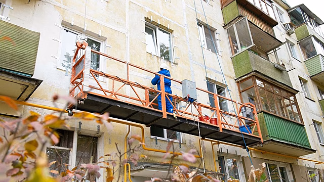Более 300 км линий электропередачи отремонтируют в Подмосковье в 2023 году