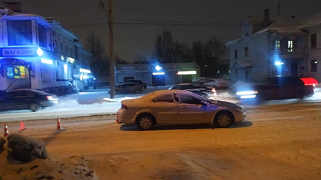 В Вологде иномарка сбила мужчину, выбежавшего на проезжую часть 