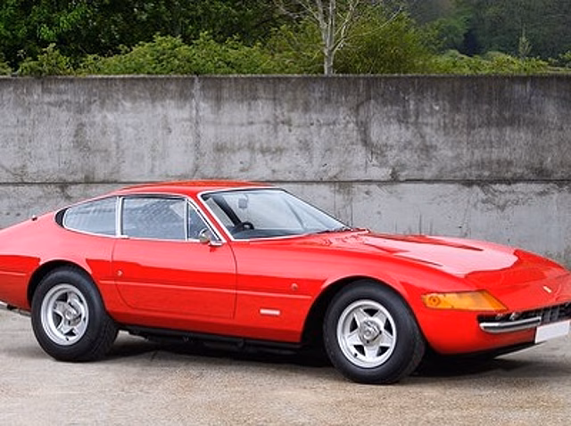 Ferrari Элтона Джона выставлен на торги