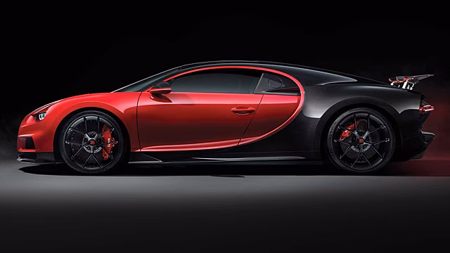 Разогнавшемуся до максимальной скорости водителю Bugatti Chiron грозит два года тюрьмы