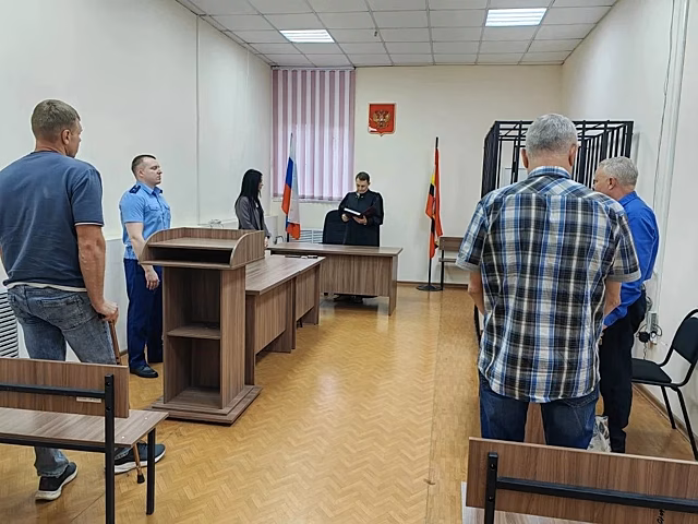 Курский суд вынес приговор мужчине, который управлял катером на реке Сейм и сбил пловца