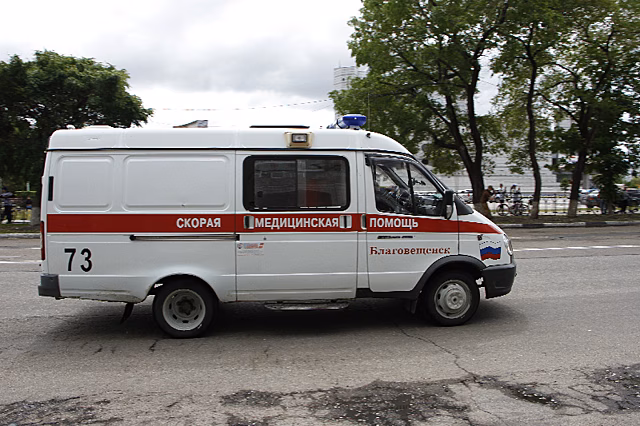 В Благовещенске охранник потерял сознание на рабочем месте и умер