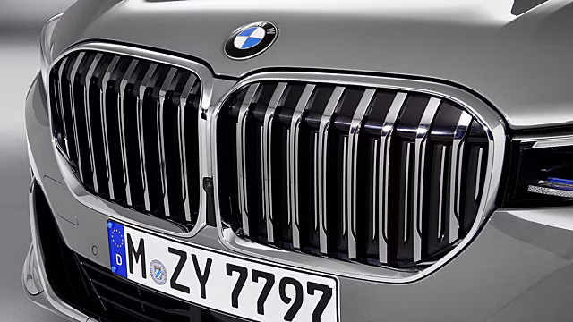 Глава BMW намекнул на скорый дебют флагманского вседорожника