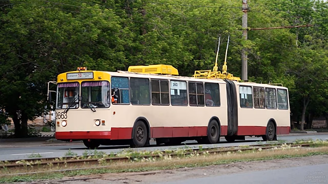 В Челябинске восстанавливают легендарный троллейбус-гармошку