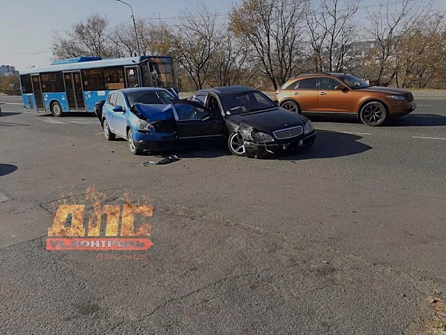 Во Владивостоке произошло ДТП с участием такси