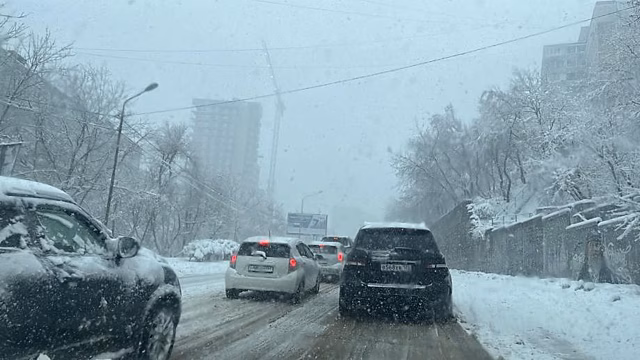 Часть светофоров Владивостока перевели в желтый мигающий режим