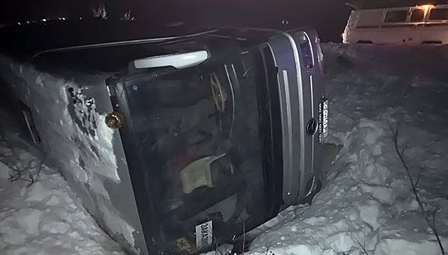 Под Териберкой попал в ДТП автобус с "ловцами счастья" из Китая