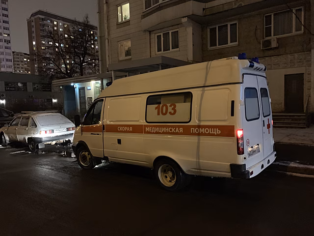 В Чехове скорая не смогла проехать на вызов из-за припаркованных авто