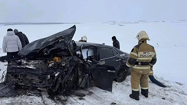 «В груду металла»: при столкновении машин в Оренбуржье погибли четыре человека