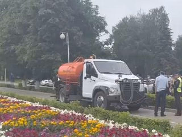 В Уфе 84-летний пенсионер погиб под колесами поливомоечной машины