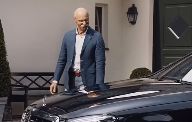 BMW снял шуточное поздравление с уходом на пенсию экс-главе концерна Daimler AG