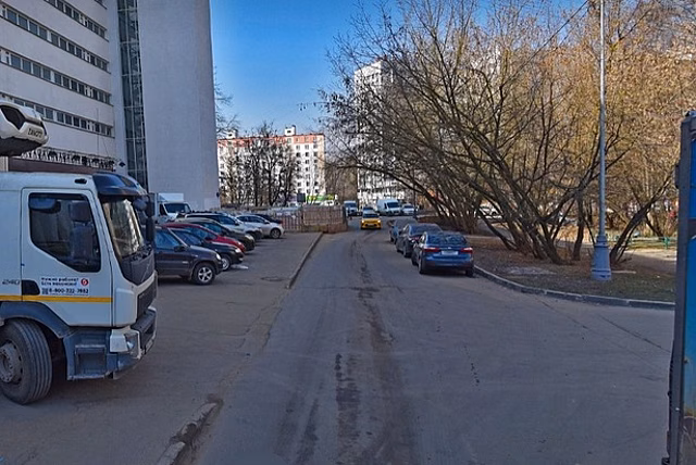С 12 января будет запрещена парковка вдоль «Флейты»