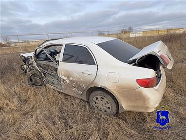 Три человека пострадали при столкновении Toyota и Lada Priora в Самарской области