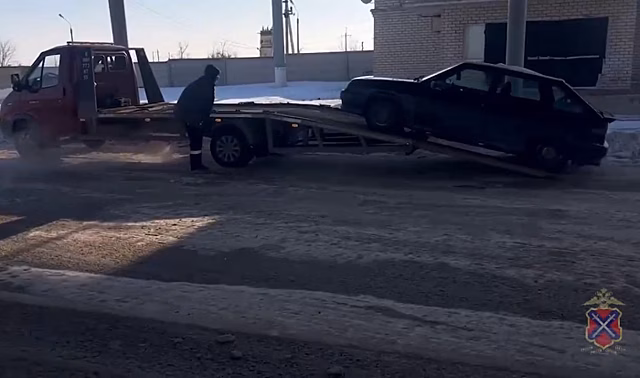 В Волгоградской области выявили автомобиль с подложными номерными знаками