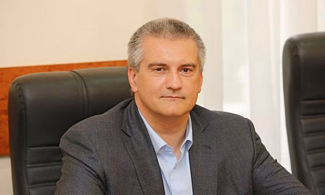 Крымчане просят Аксенова прекратить строительство бассейна VIP-соседки