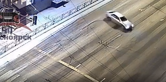 Сотрудники ГИБДД Красноярска привлекли к ответственности водителя, который дрифтовал в центре города