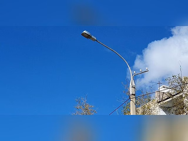 Улица Богомягкова оказалась обесточена из-за сбитого фонаря