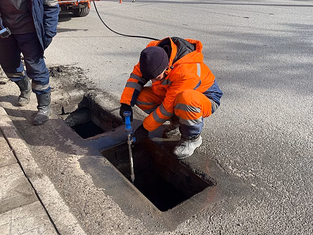 Город готовят к потопу: в Новосибирске расчистили почти 5 тысяч ливневых решеток
