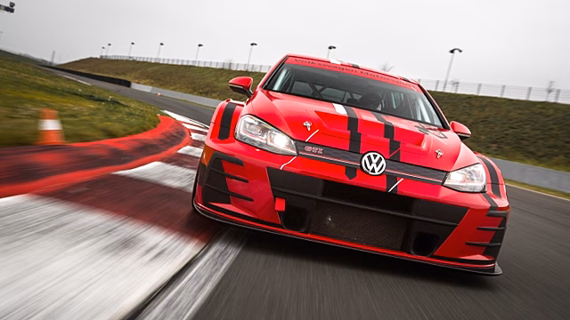 Volkswagen представил Golf GTI TCR 2018 года