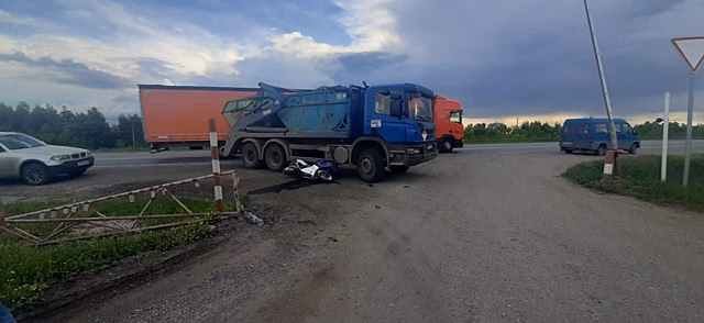 В Саратовской области водитель Kawasaki влетел в фуру