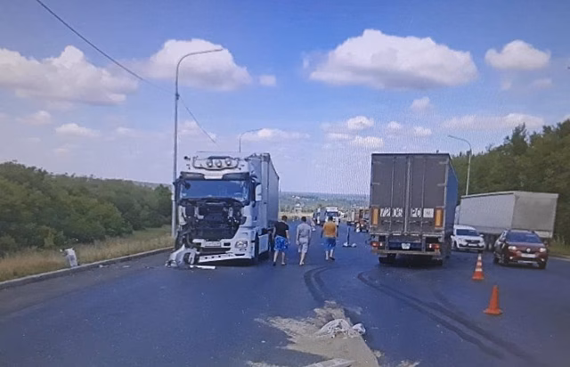 Уголовное дело возбуждено по факту смертельного ДТП с ВАЗом и фурами под Кстовом