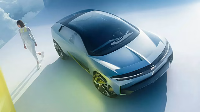 Дебютировал концепт электрического кроссовера Opel