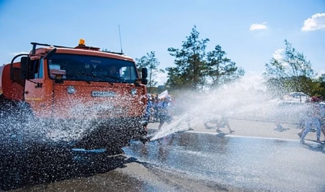 В Волгограде будет работать новая дорожно-коммунальная техника
