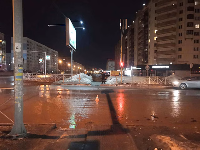 Водитель сбил двух девочек-подростков на переходе в Новосибирске