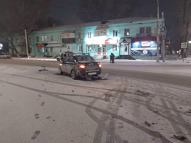 На Вольском тракте женщина пострадала в столкновении двух «Лад» в Саратове