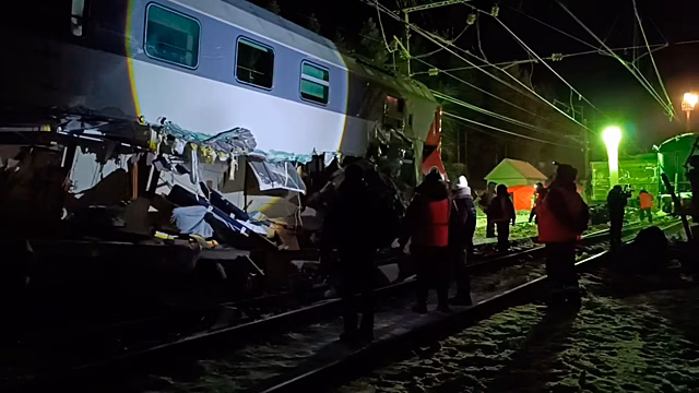 Число погибших при ЧП с поездами под Мурманском выросло до двух