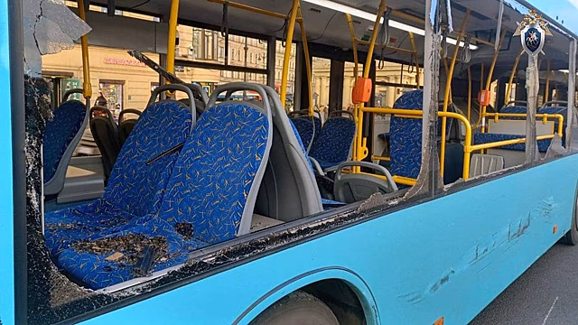 В ДТП с автобусом в Санкт-Петербурге пострадали десятки человек