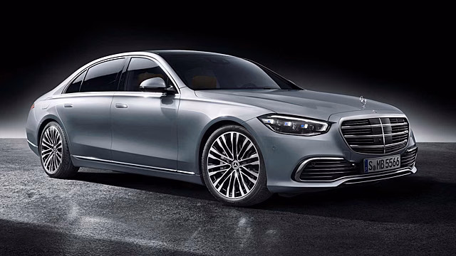 Новый Mercedes-Benz S-Class W223: культовый дизайн, современные технологии, больше мощности