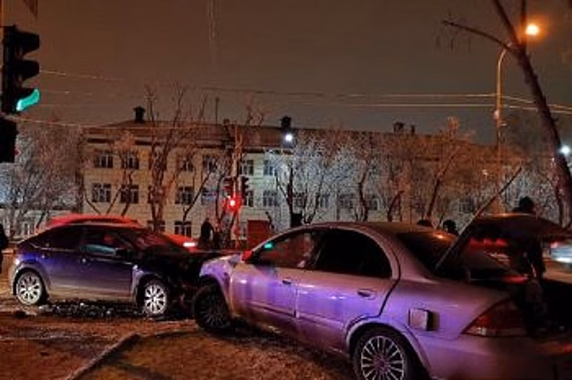 На Червишевском тракте в Тюмени столкнулись шесть автомобилей
